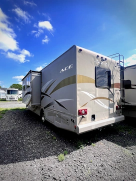 2013 Thor ACE 30.1 RV Photo 2