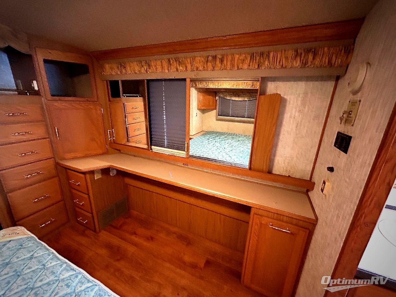 1999 Fleetwood Pace Arrow 36Z Photo 22