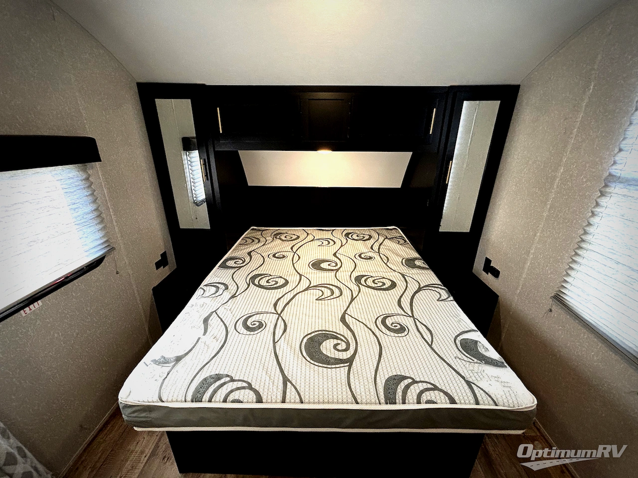 2022 Forest River Cherokee Grey Wolf 26DJSE Photo 6