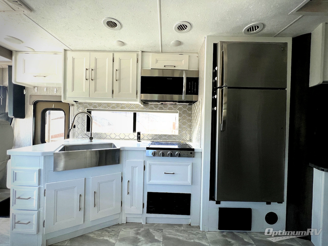 2021 Coachmen Encore 325SS Photo 11