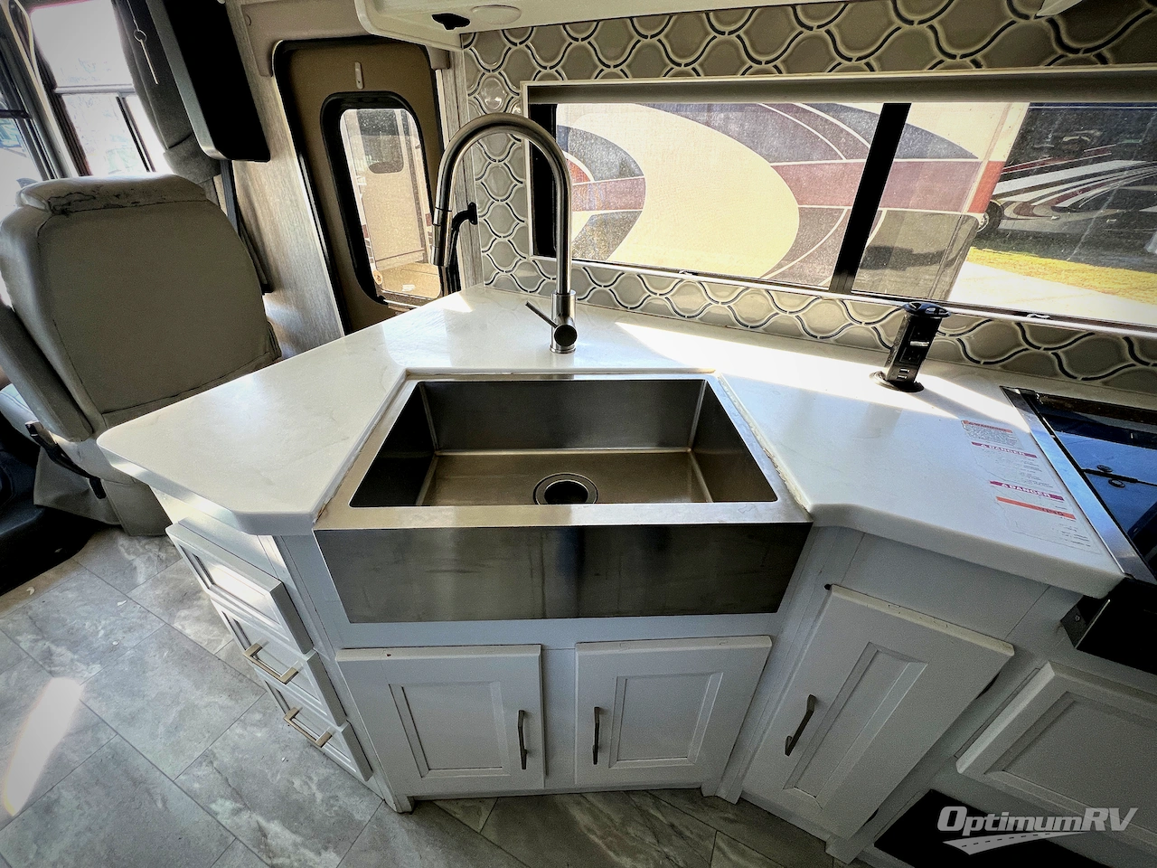2021 Coachmen Encore 325SS Photo 12