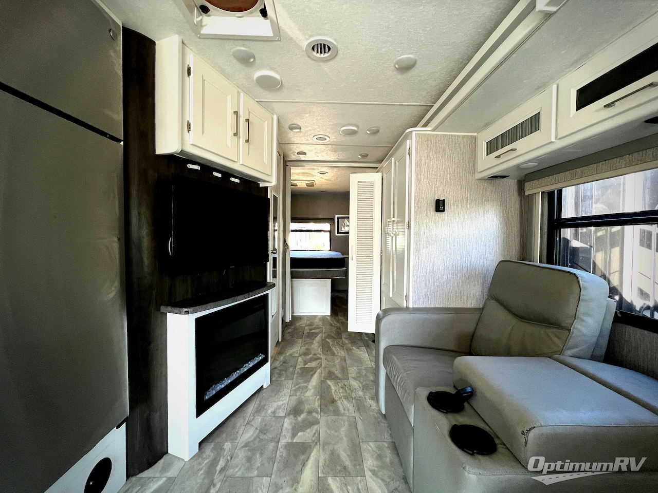 2021 Coachmen Encore 325SS Photo 16