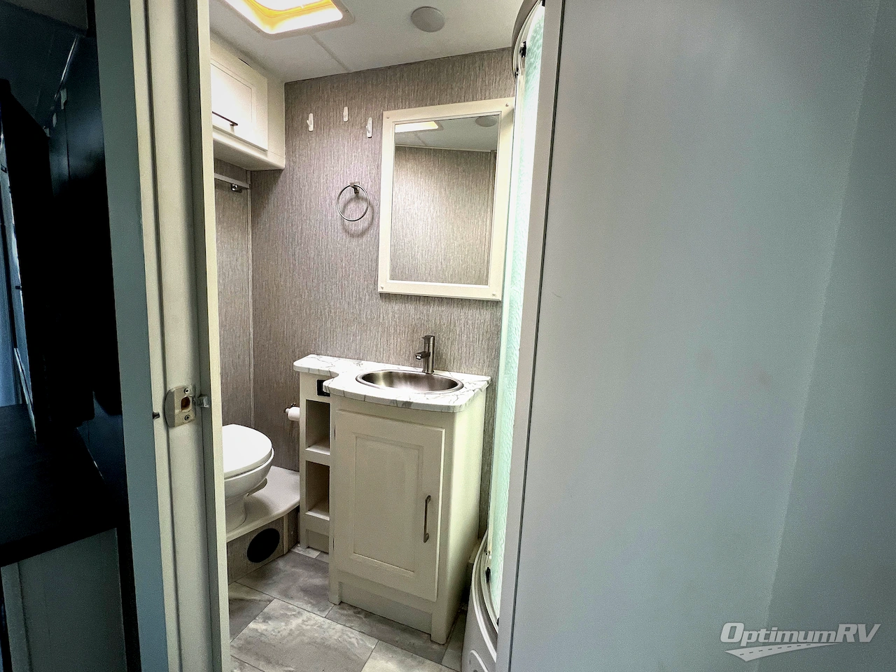 2021 Coachmen Encore 325SS Photo 17