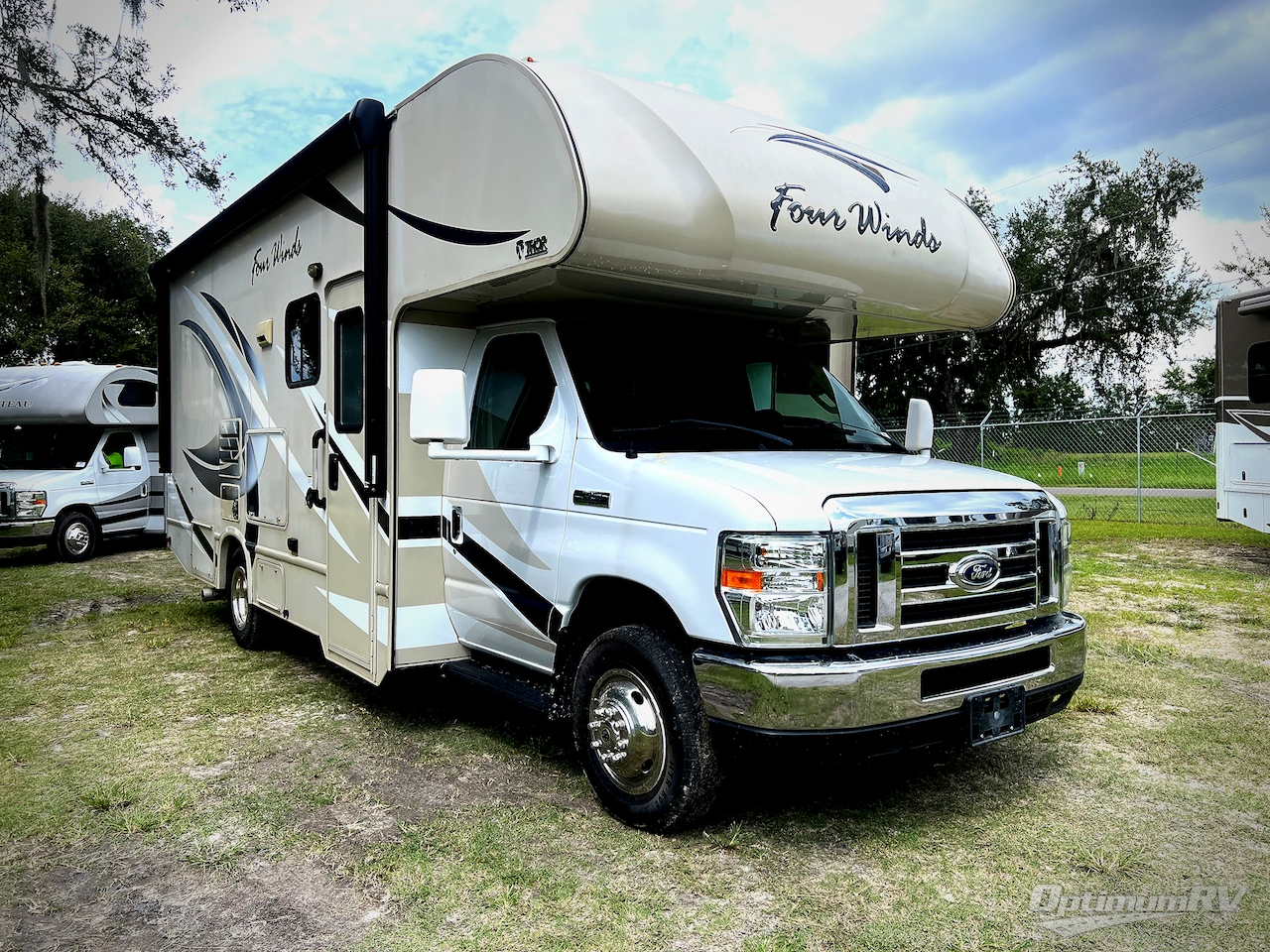 2017 Thor Four Winds 24F Photo 1
