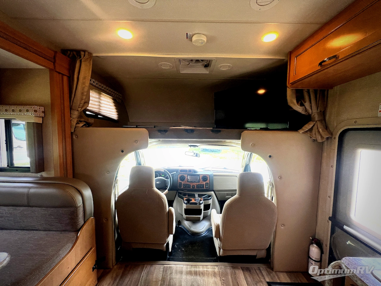 2017 Thor Four Winds 24F Photo 6