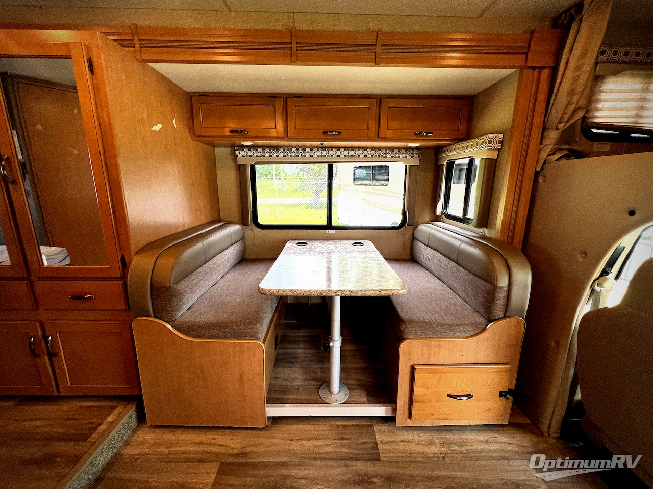 2017 Thor Four Winds 24F Photo 7