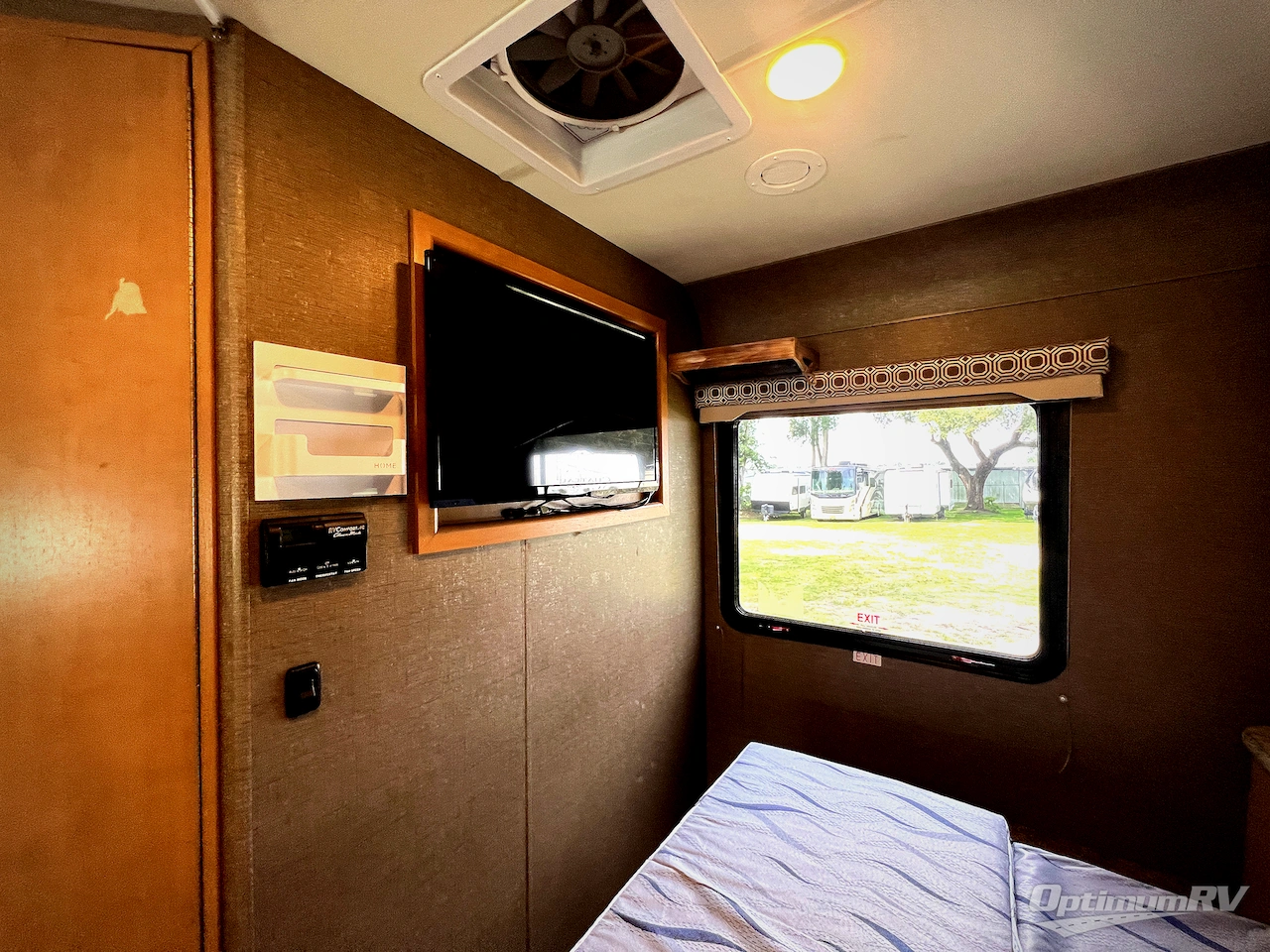 2017 Thor Four Winds 24F Photo 13