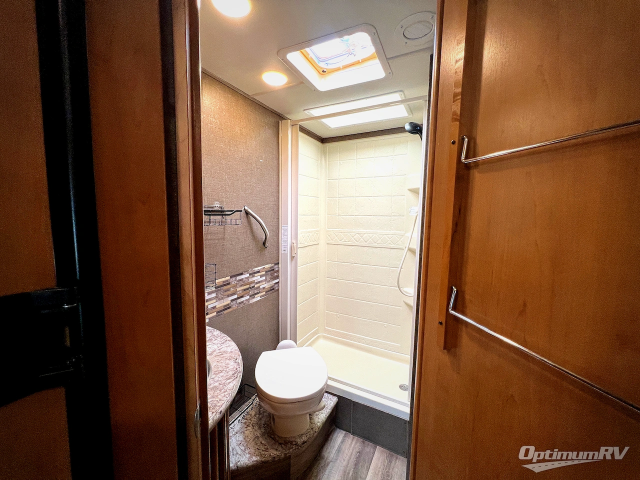 2017 Thor Four Winds 24F Photo 14