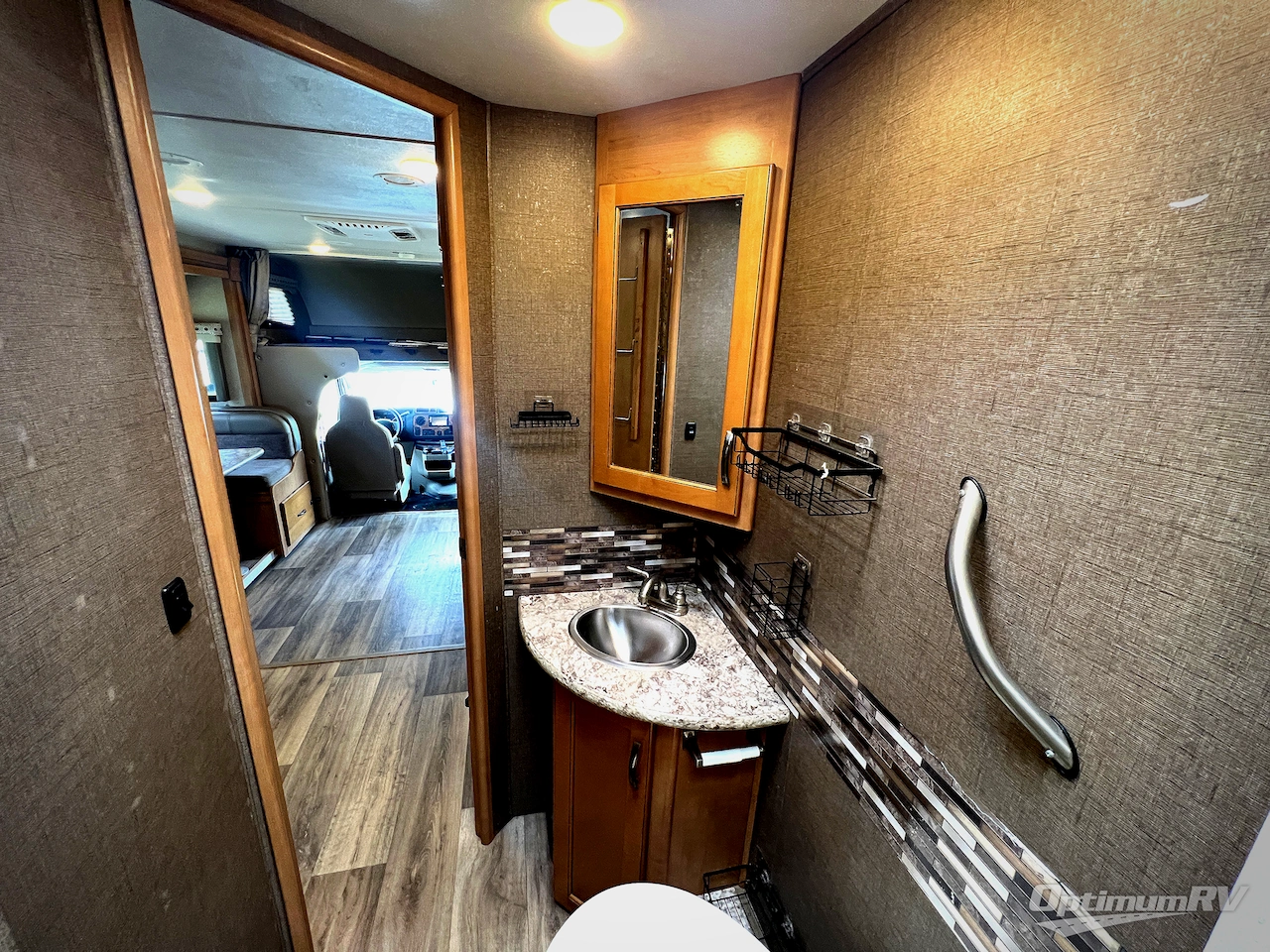 2017 Thor Four Winds 24F Photo 15