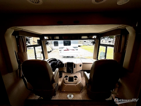 2018 Thor Windsport 29M RV Photo 2