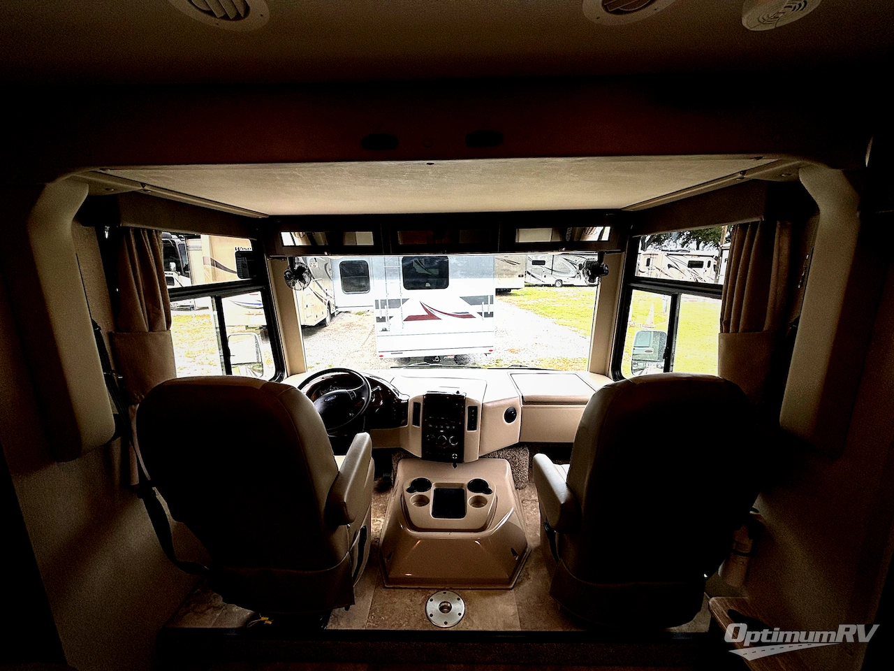 2018 Thor Windsport 29M Photo 6