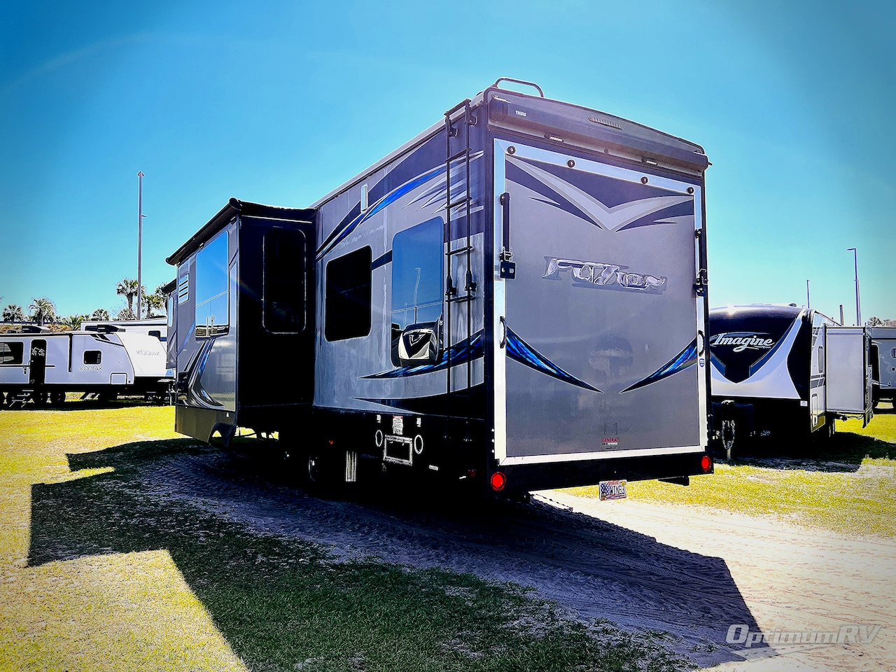 2018 Keystone Fuzion 369 Photo 3