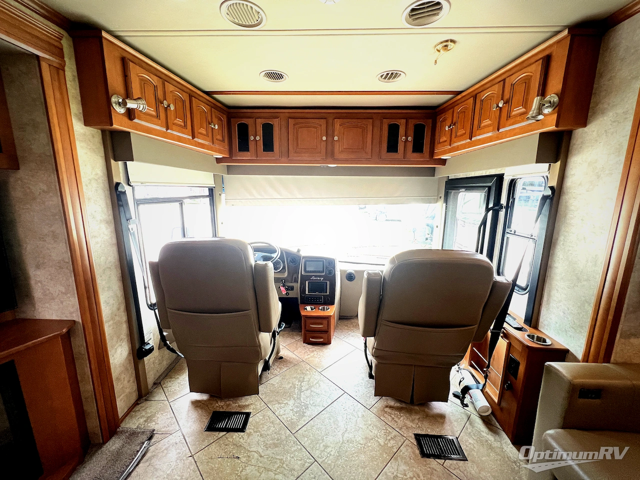 2011 Winnebago Journey 40U Photo 5