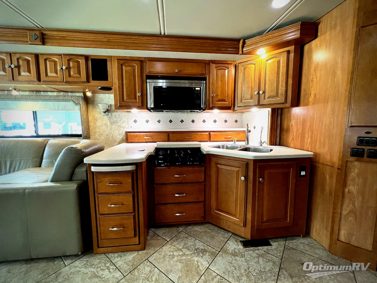 2011 Winnebago Journey 40U Photo 11
