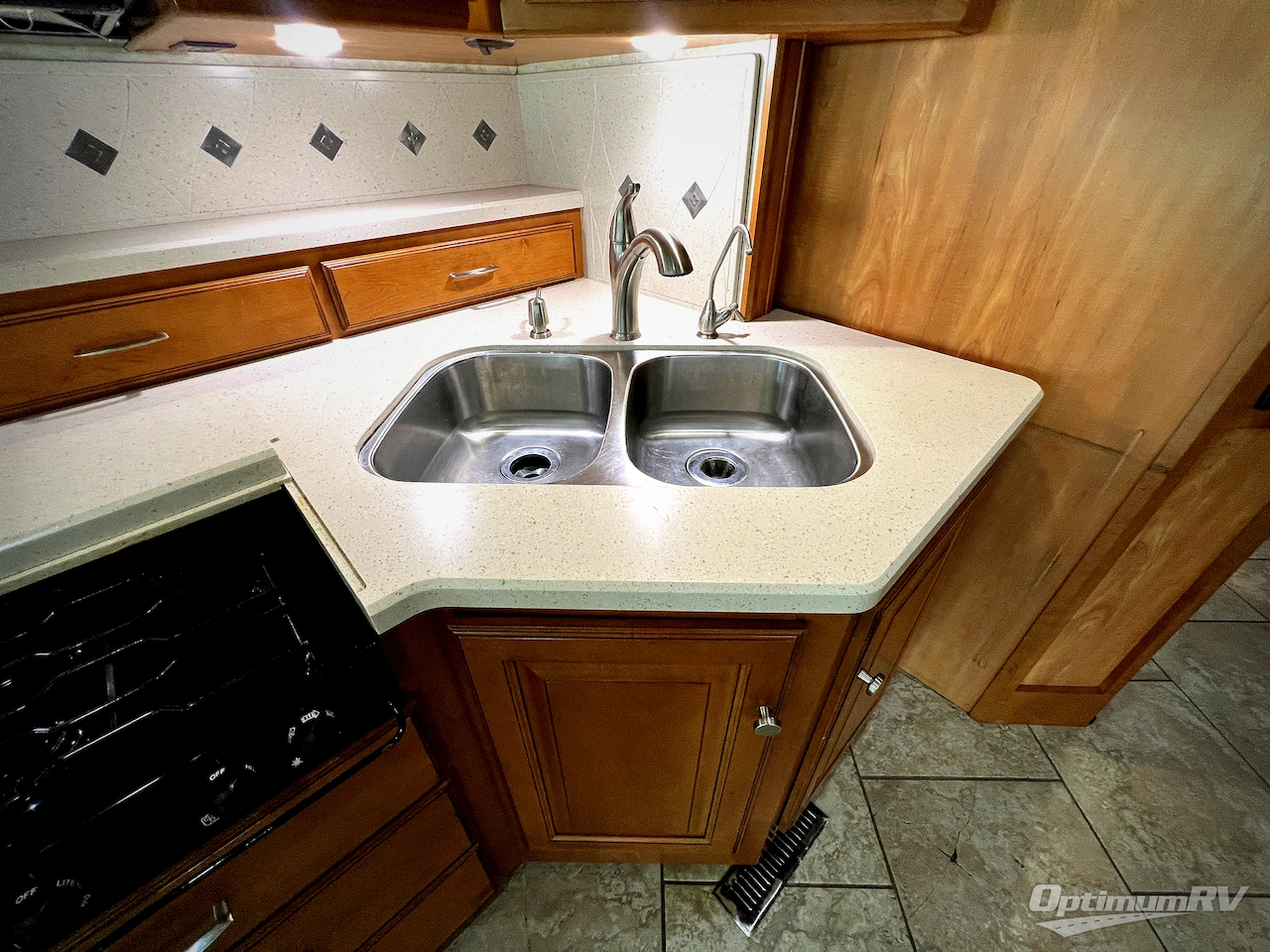 2011 Winnebago Journey 40U Photo 12