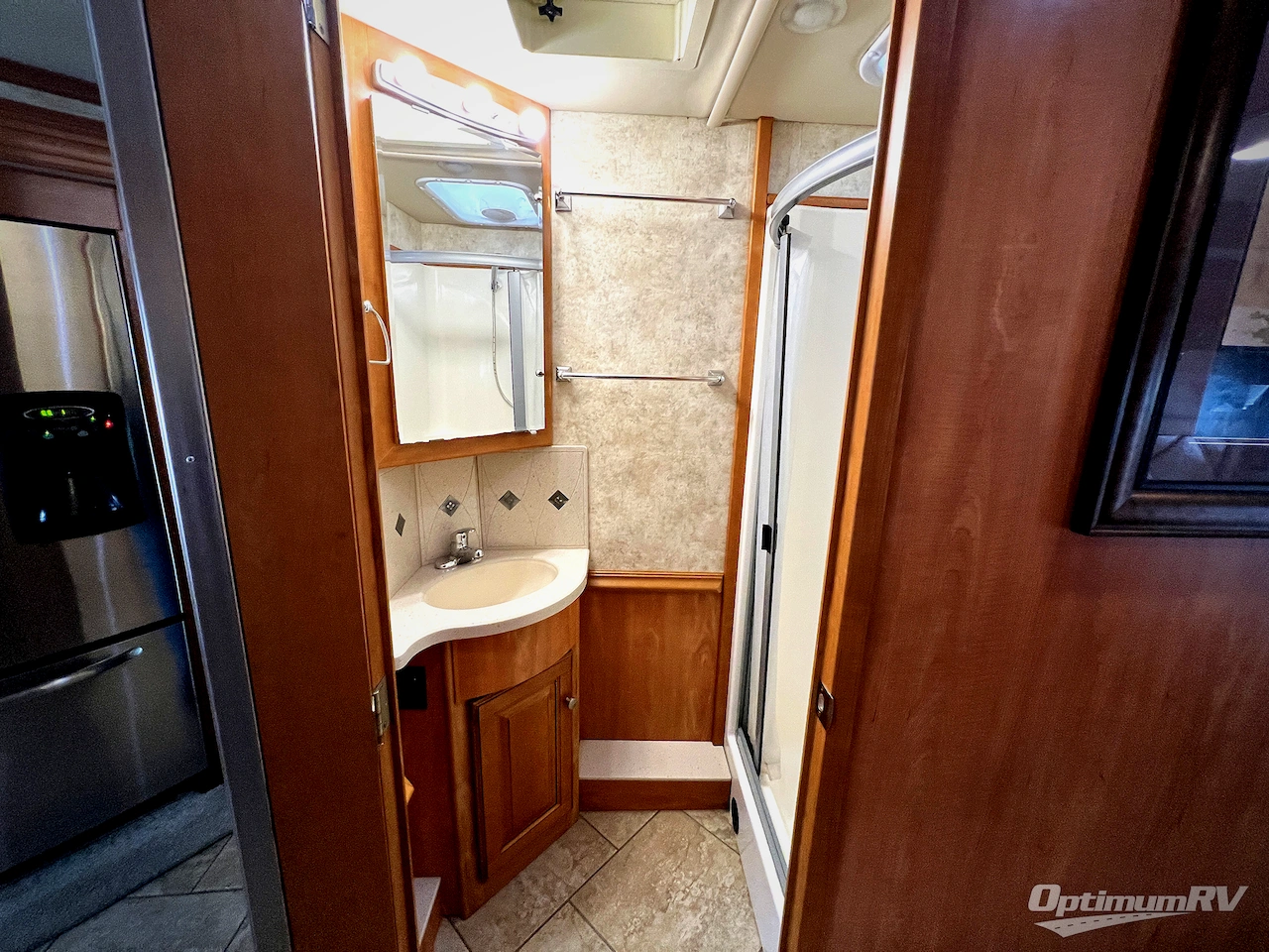 2011 Winnebago Journey 40U Photo 17