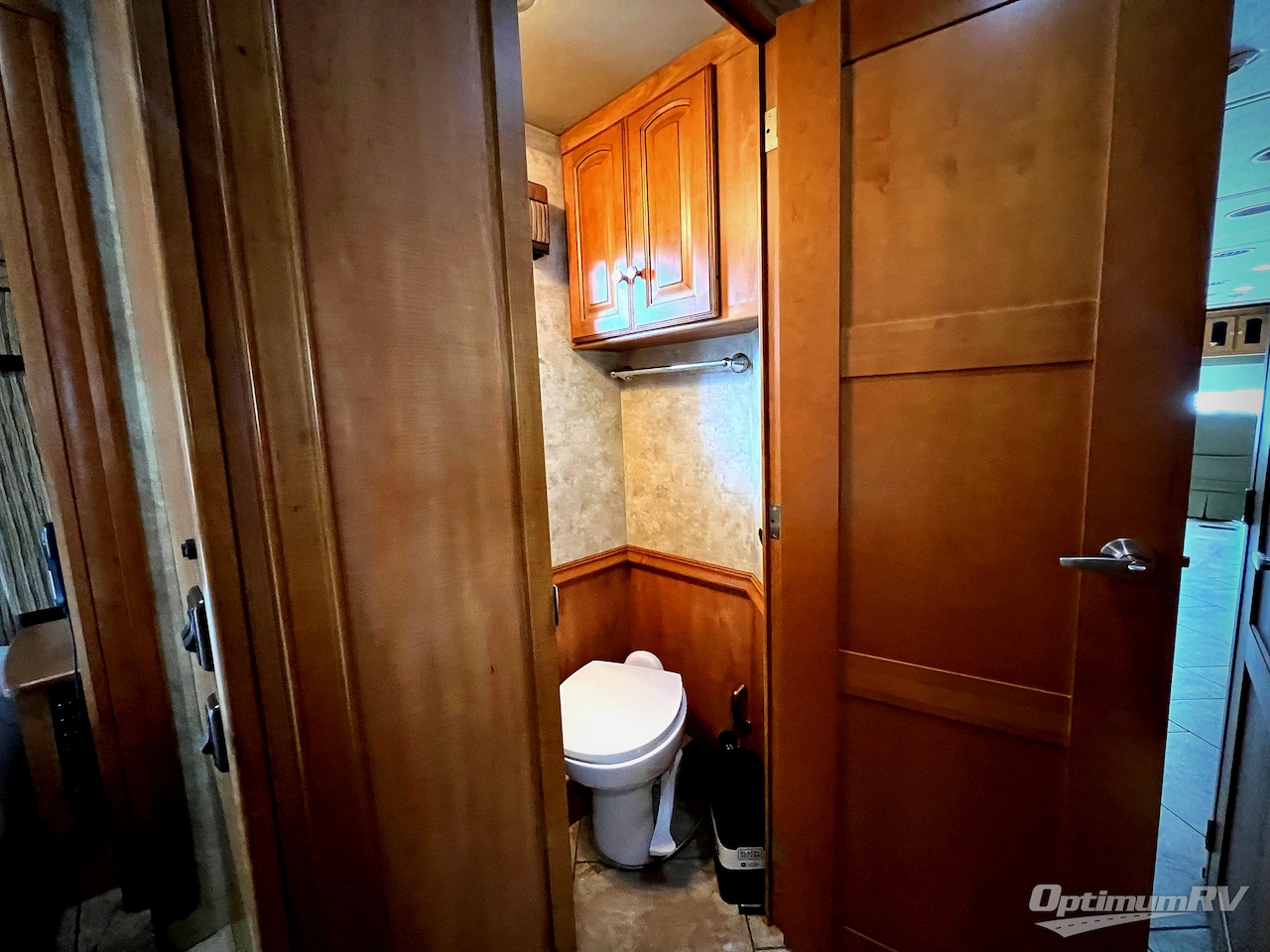 2011 Winnebago Journey 40U Photo 23