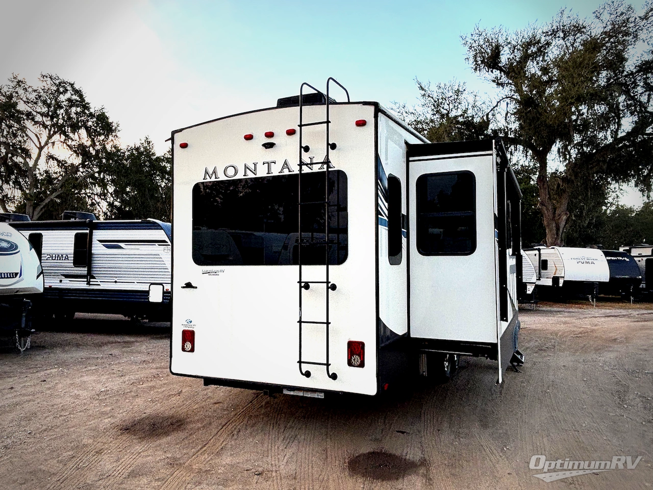 2021 Keystone Montana 3231CK Photo 2