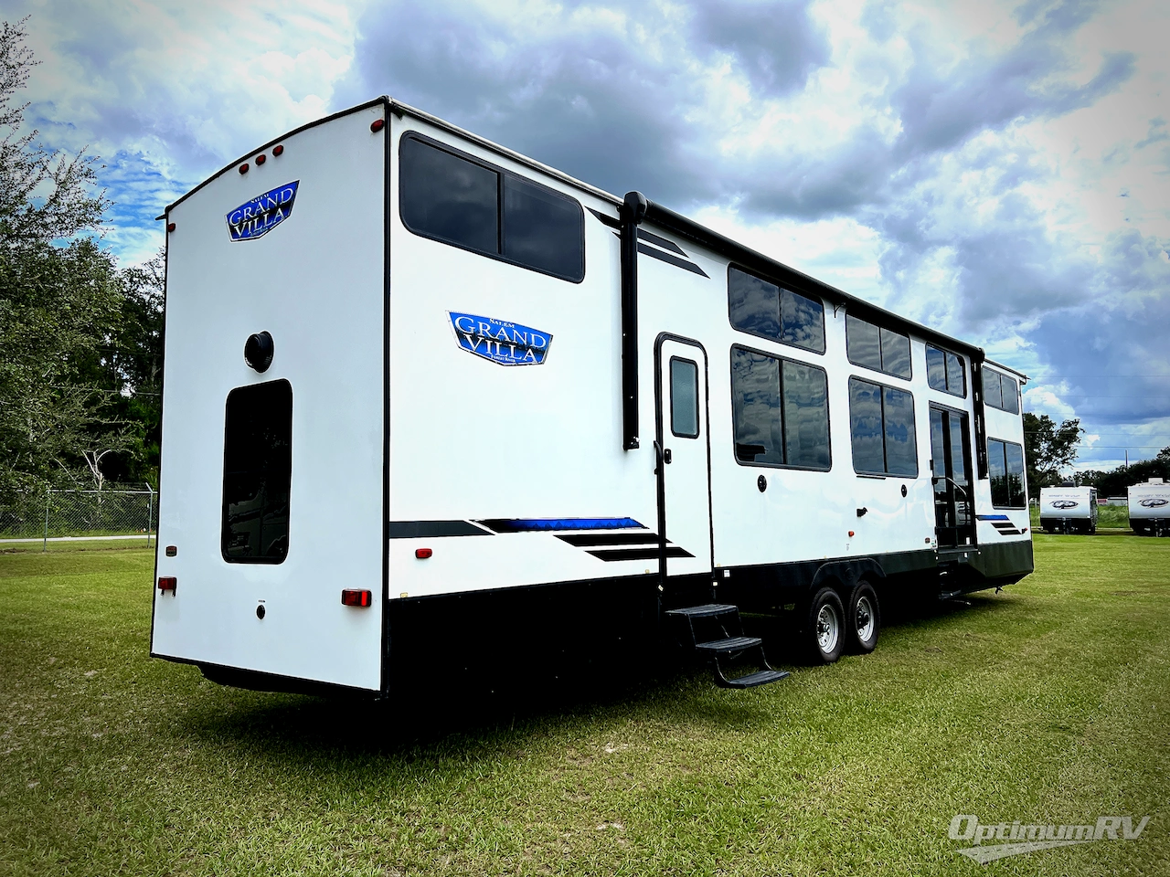 2024 Forest River Salem Grand Villa 42VIEW Photo 3