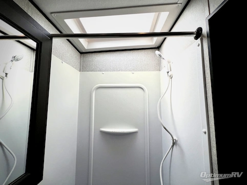 2023 Shasta Phoenix 367BH RV Photo 4