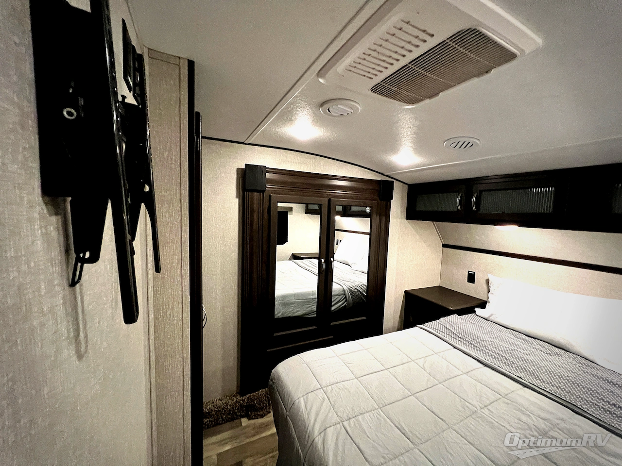 2023 Shasta Phoenix 367BH Photo 25