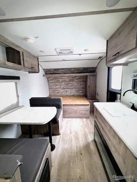 2025 Gulf Stream Enlighten 17BH RV Photo 4