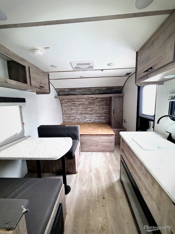 2025 Gulf Stream Enlighten 17BH Photo 7