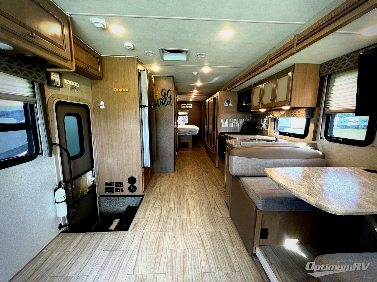 2019 Thor Windsport 34J Photo 4