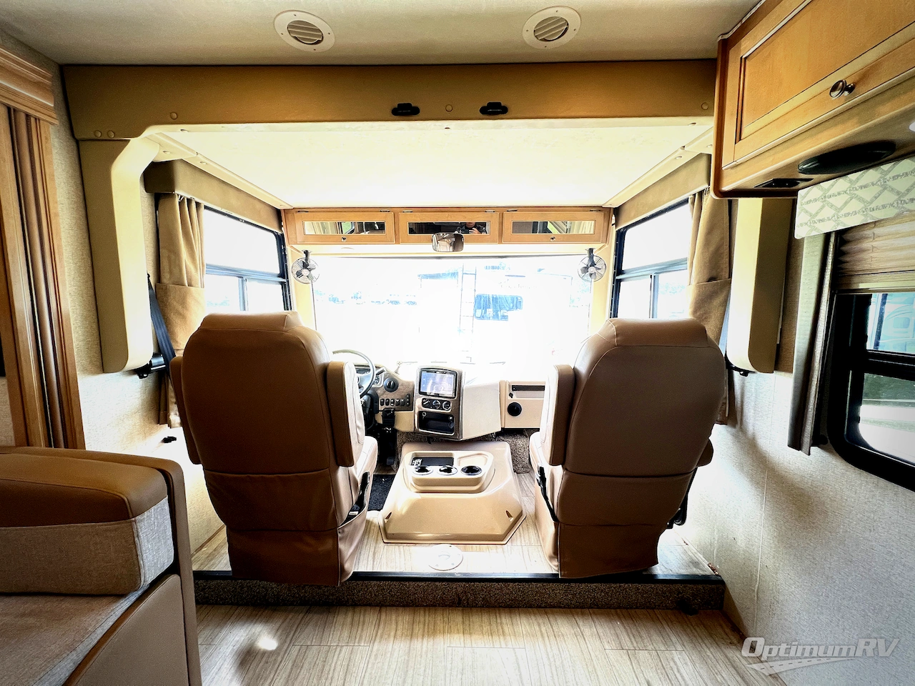 2019 Thor Windsport 34J Photo 6