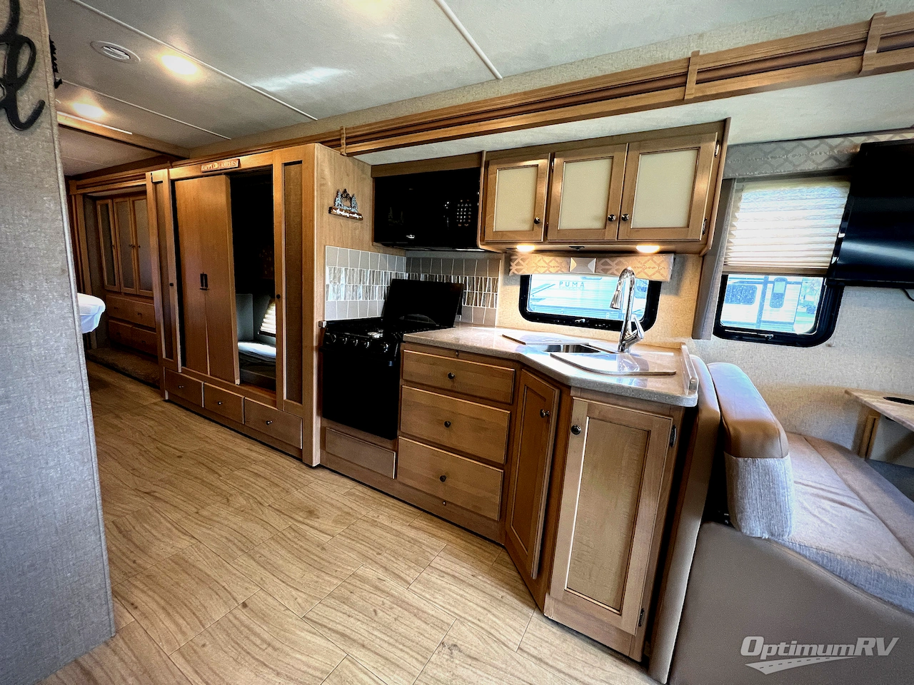 2019 Thor Windsport 34J Photo 9