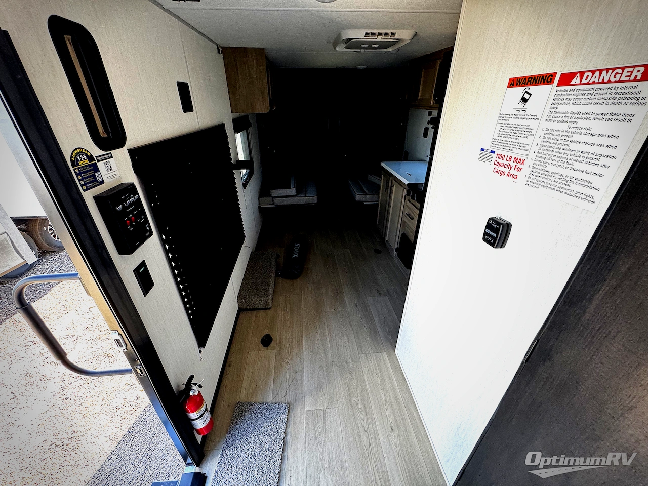 2026 Forest River Cherokee Wolf Pup Black Label 18RJBWBL Photo 6