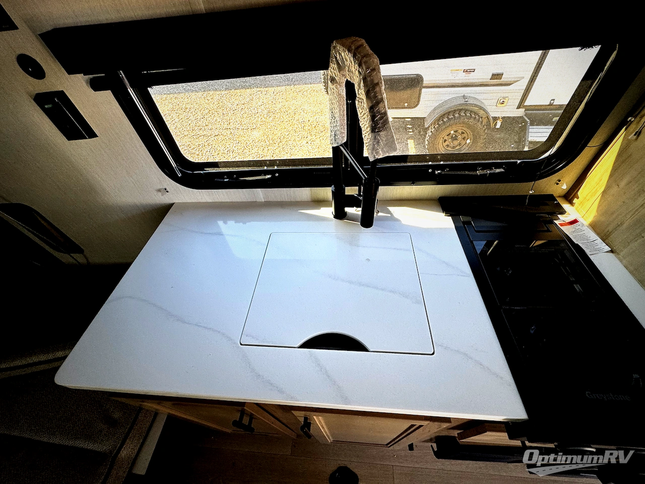 2026 Forest River Cherokee Wolf Pup Black Label 18RJBWBL Photo 9