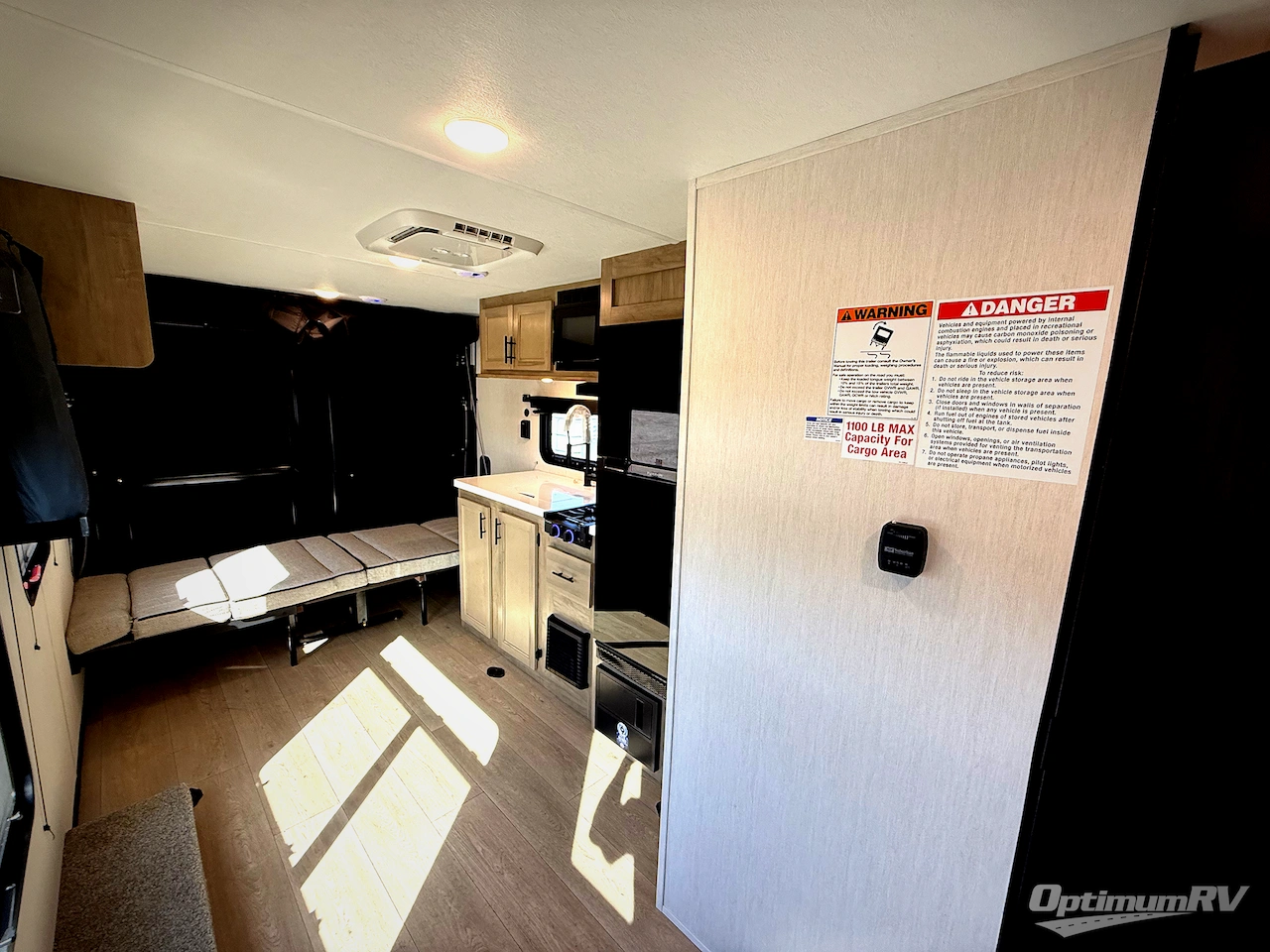 2026 Forest River Cherokee Wolf Pup Black Label 18RJBWBL Photo 6