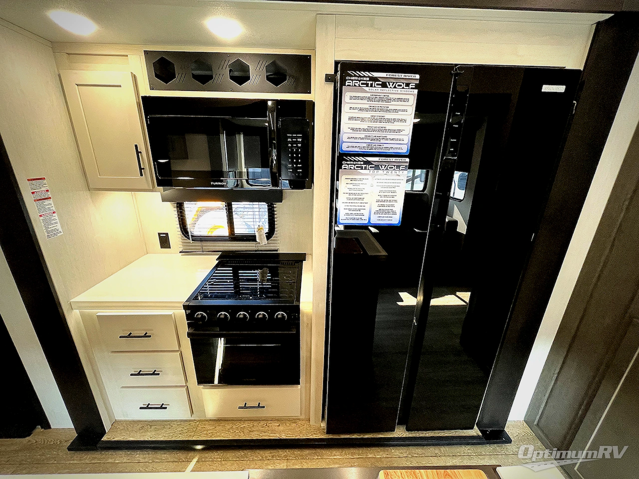 2025 Forest River Cherokee Arctic Wolf Suite 3750SUITE Photo 10