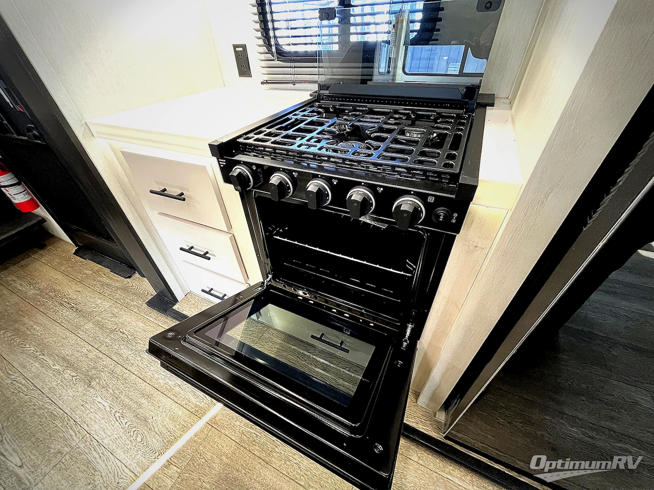 2025 Forest River Cherokee Arctic Wolf Suite 3750SUITE Photo 15