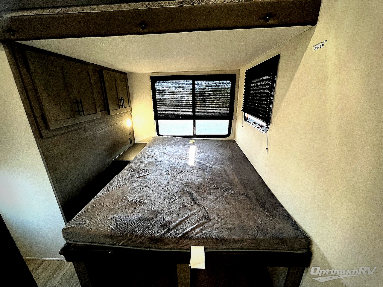 2025 Forest River Cherokee Arctic Wolf Suite 3750SUITE Photo 18