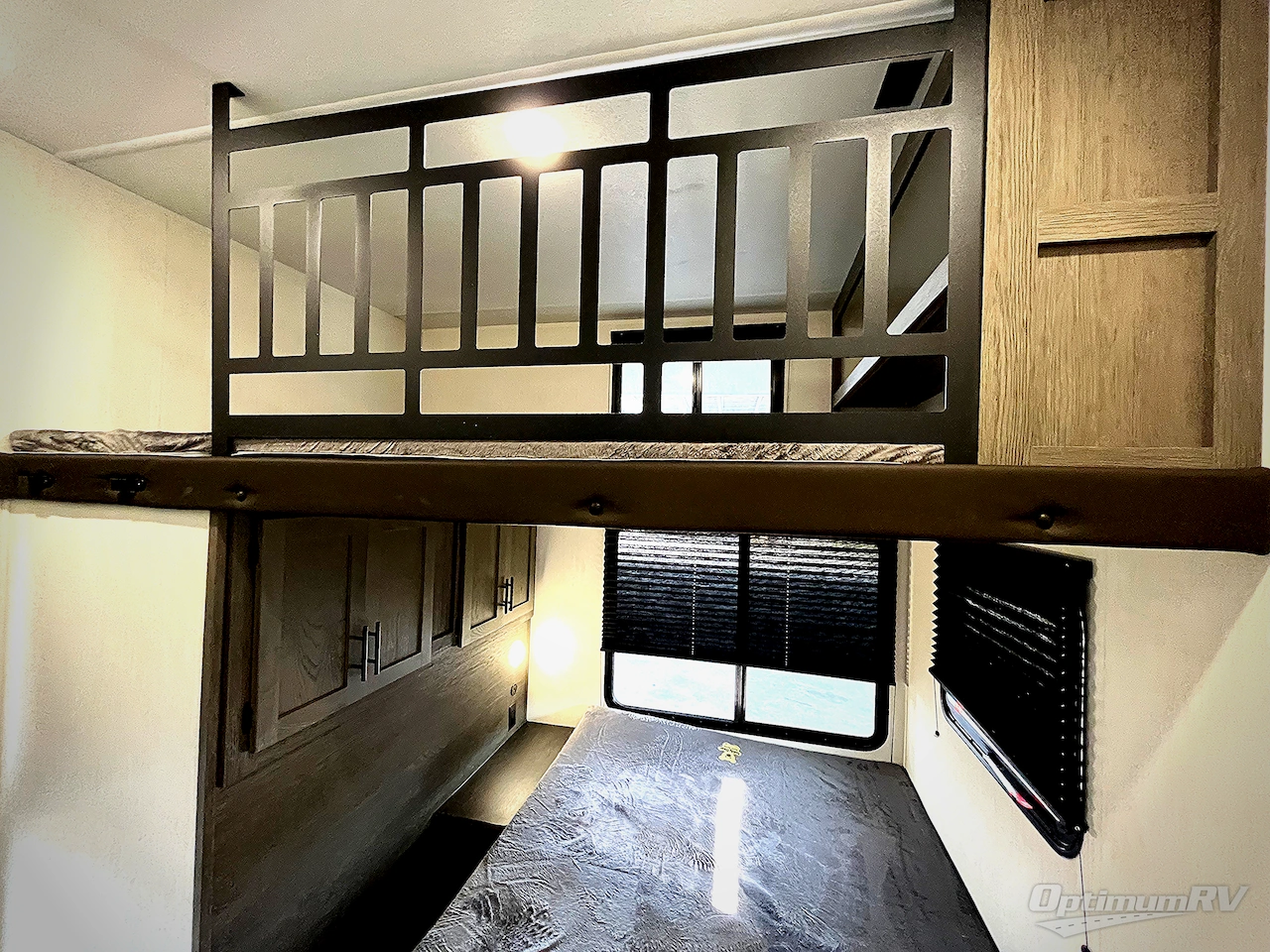 2025 Forest River Cherokee Arctic Wolf Suite 3750SUITE Photo 19