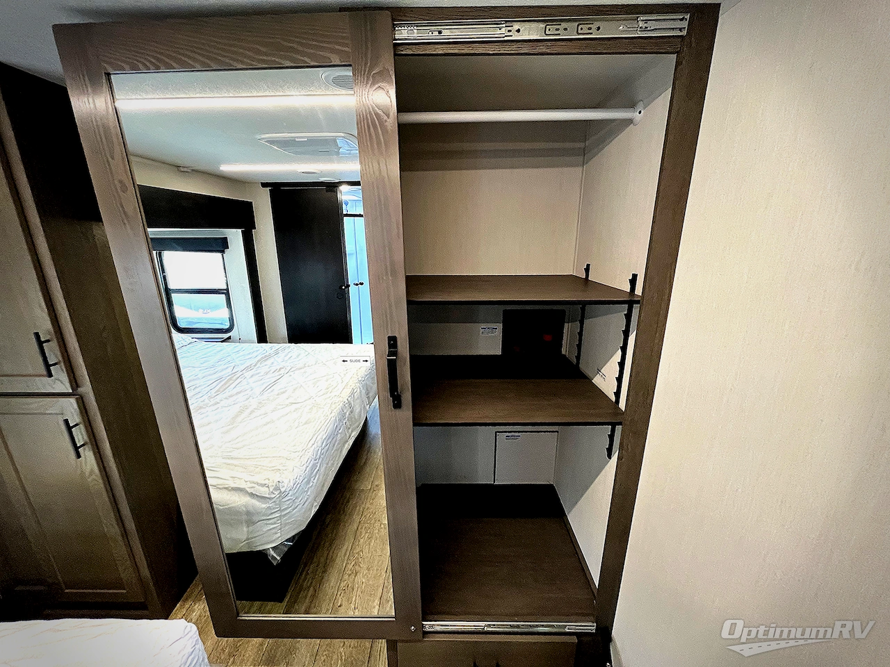 2025 Forest River Cherokee Arctic Wolf Suite 3750SUITE Photo 30