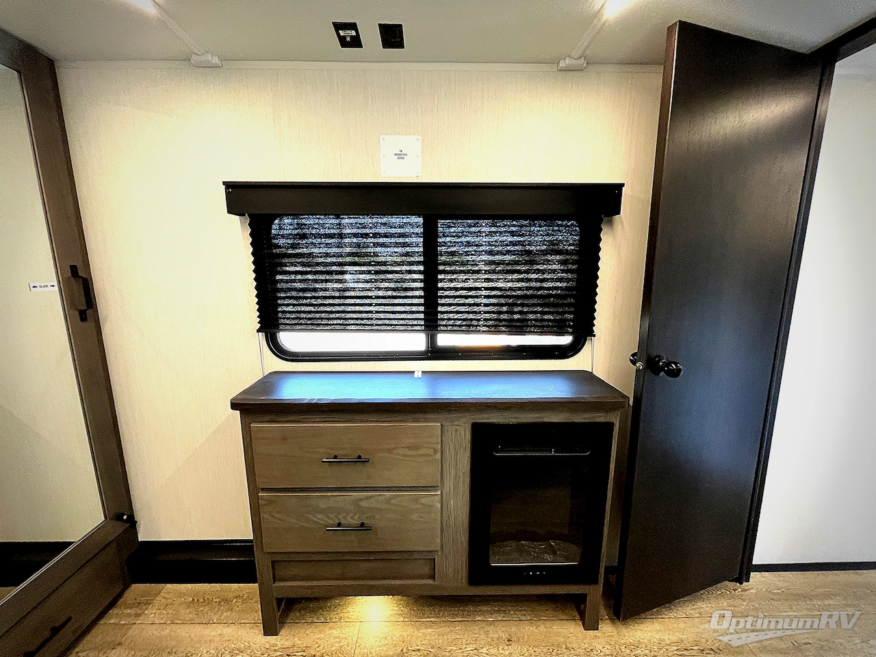 2025 Forest River Cherokee Arctic Wolf Suite 3750SUITE Photo 32