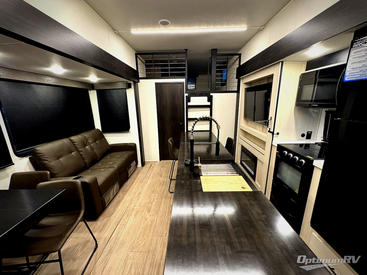 2026 Forest River Cherokee Arctic Wolf 38DST Photo 4