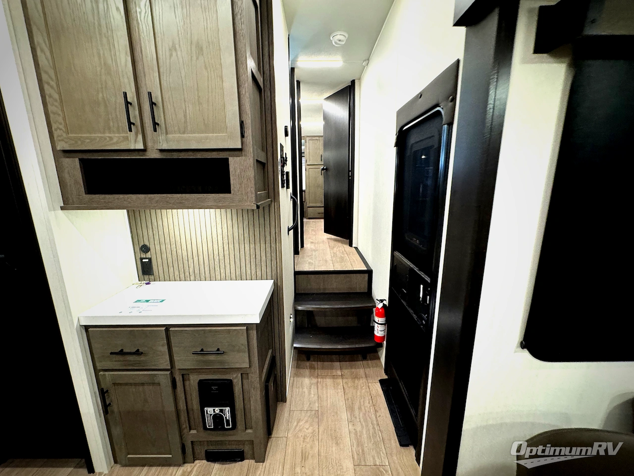 2026 Forest River Cherokee Arctic Wolf 38DST Photo 7