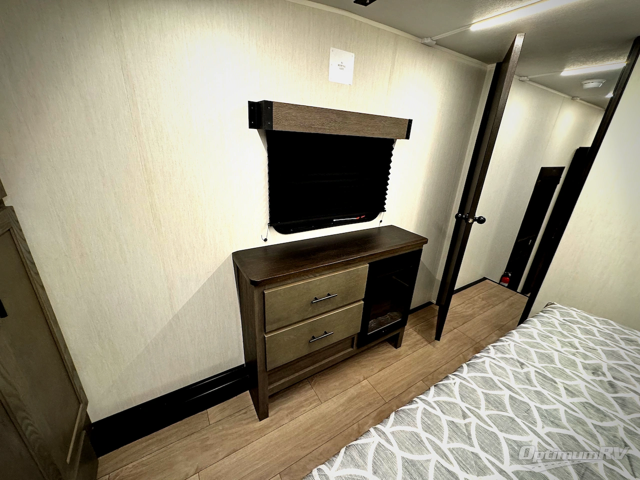 2026 Forest River Cherokee Arctic Wolf 38DST Photo 11