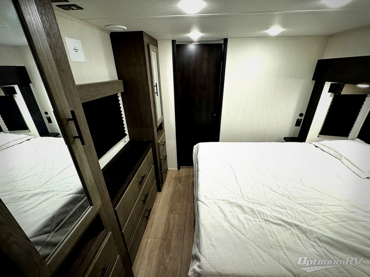 2026 Forest River Cherokee Arctic Wolf 38DST Photo 20