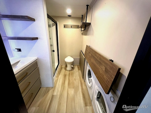 2025 Forest River Wildwood Heritage Glen ROOST43 RV Photo 4