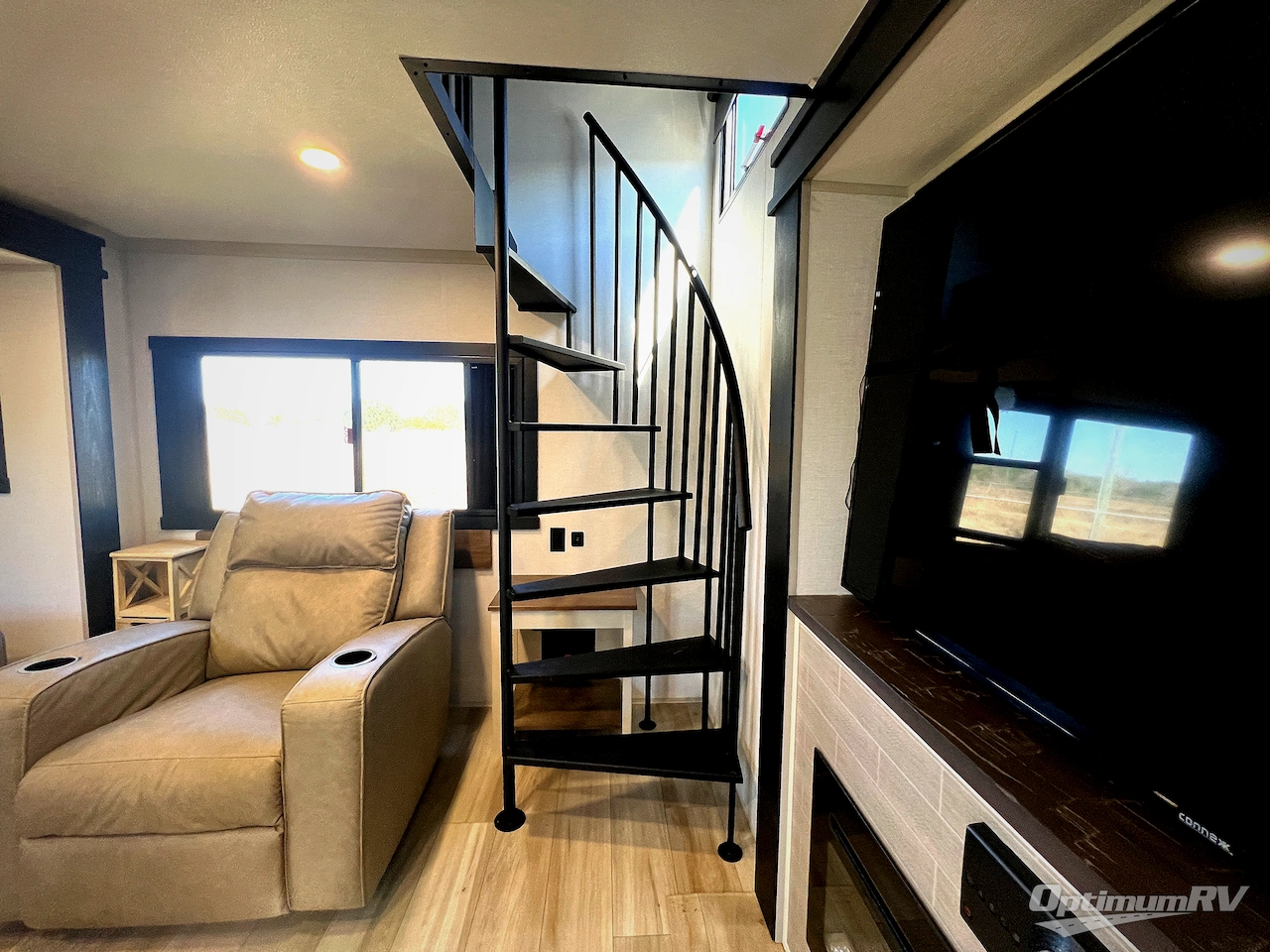 2025 Forest River Wildwood Heritage Glen ROOST43 Photo 9