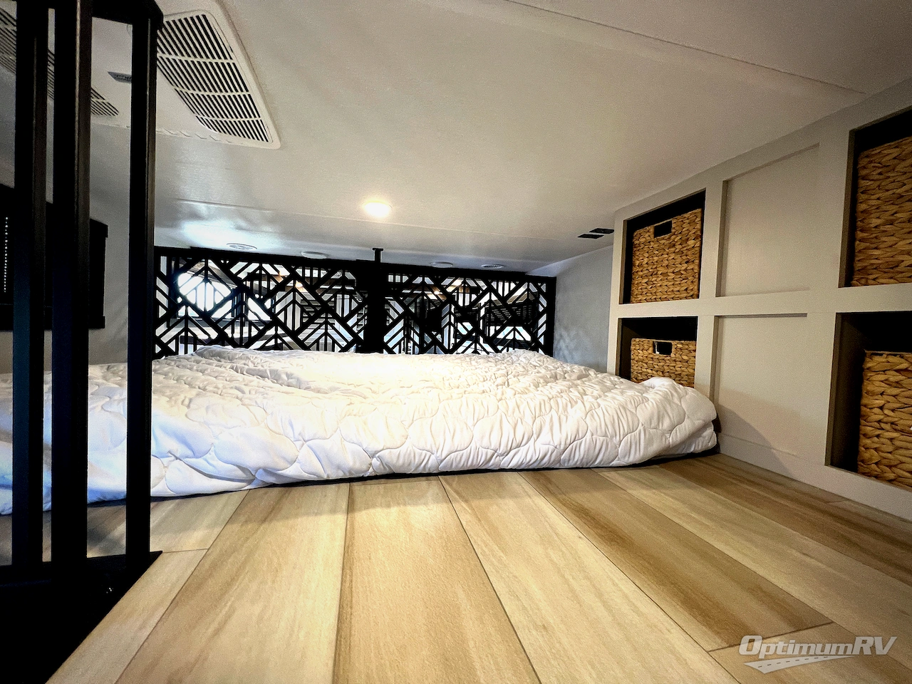 2025 Forest River Wildwood Heritage Glen ROOST43 Photo 11