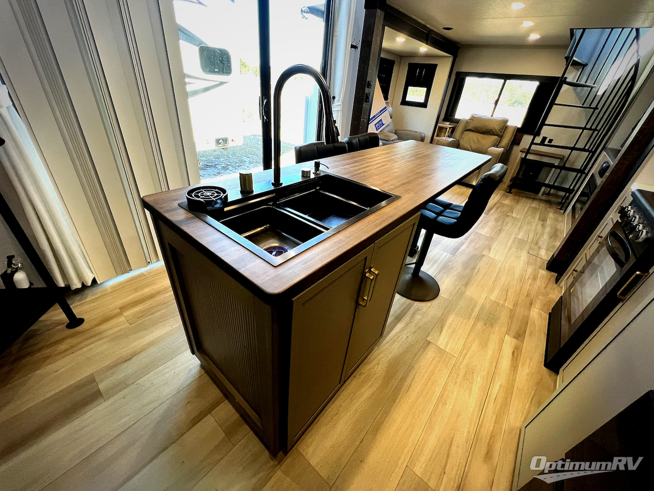 2025 Forest River Wildwood Heritage Glen ROOST43 Photo 14