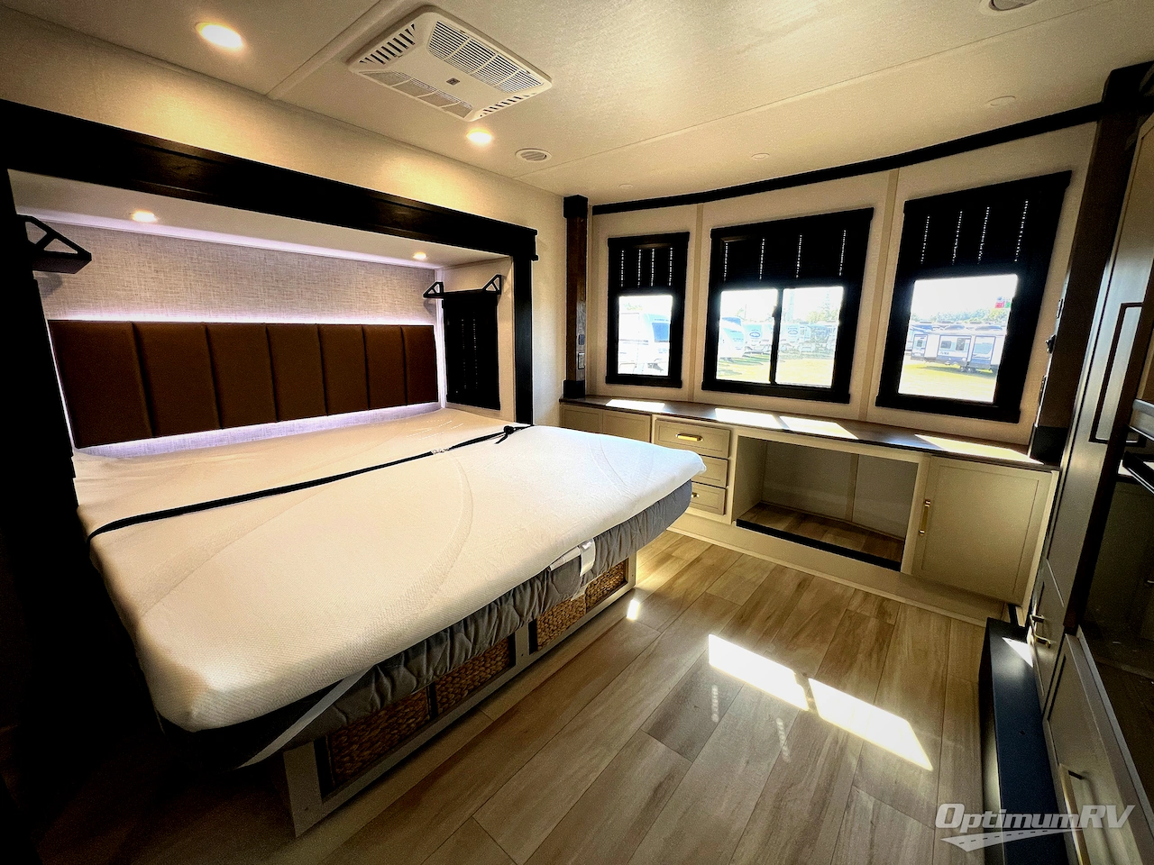 2025 Forest River Wildwood Heritage Glen ROOST43 Photo 19