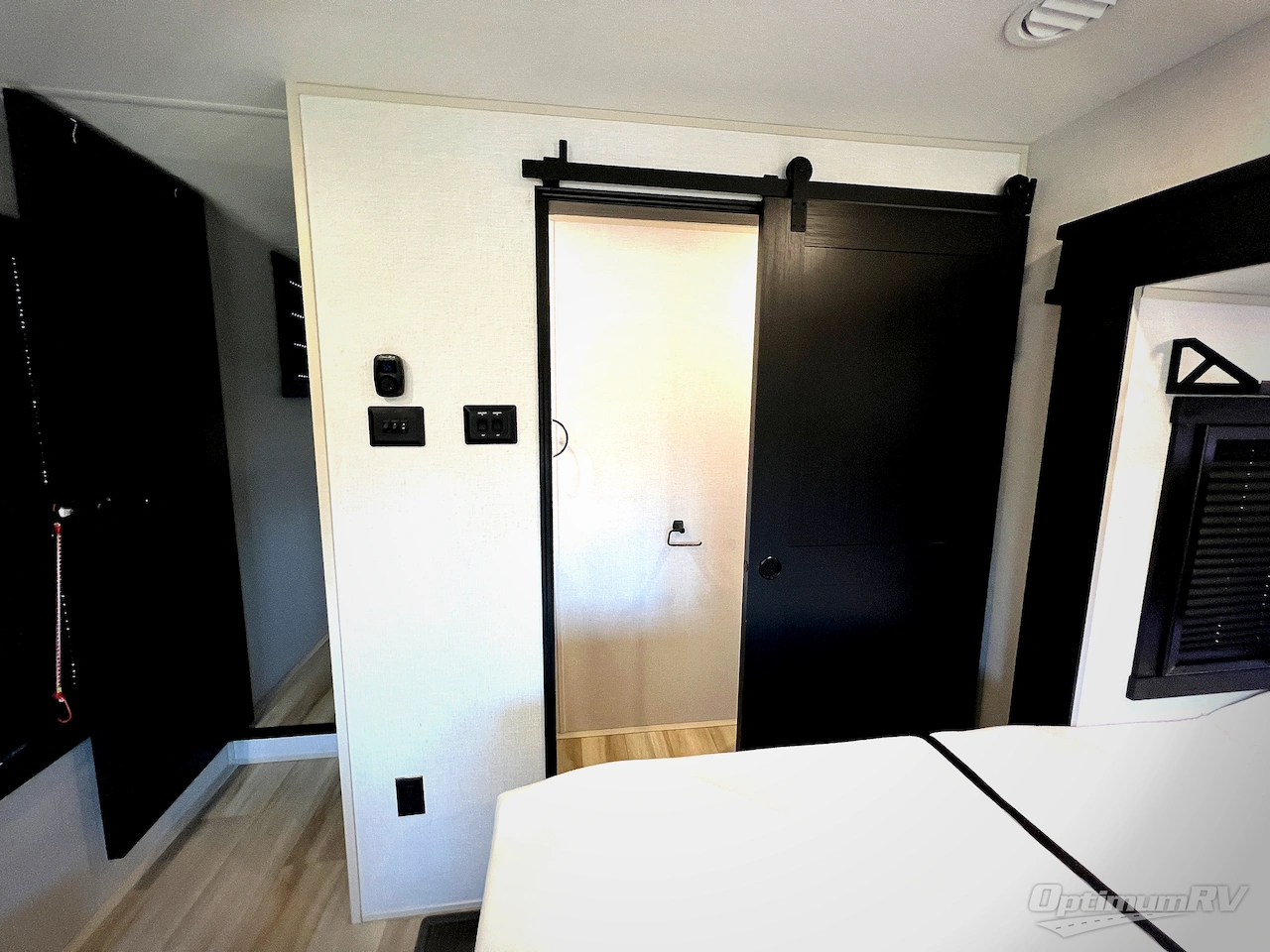 2025 Forest River Wildwood Heritage Glen ROOST43 Photo 23