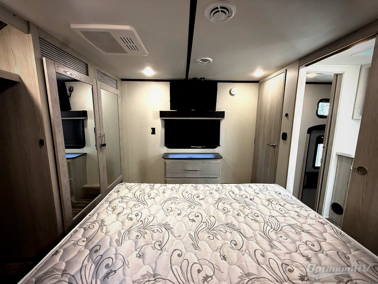 2023 Keystone Fuzion 357 Photo 10